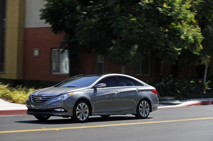  Hyundai Sonata 2014 года  (фото 8 из 19)